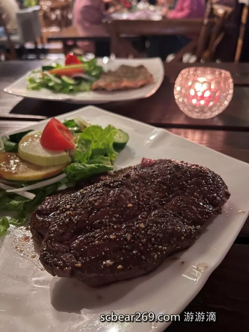 桃園市中壢區【中壢】「Garden Steak 花園牛排，森林花草系牛排館，夜晚燈光超浪漫（環中東路上）」