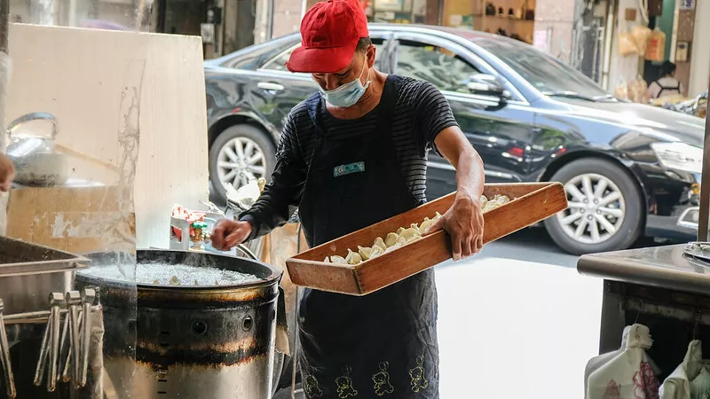 【基隆美食素食】四海一家 基隆素食早午餐 麵類(lèi)羹類(lèi) 煎餃大顆超好吃 近基隆仁愛(ài)市場(chǎng)