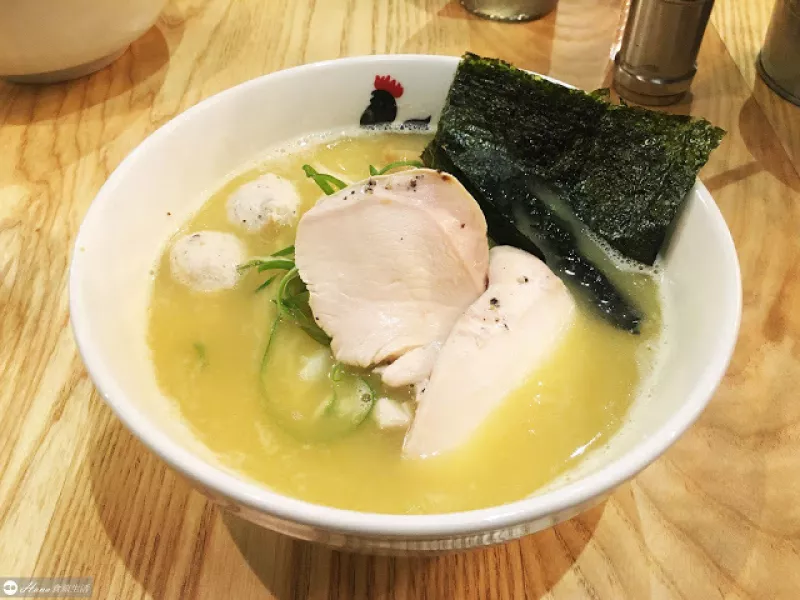 【臺(tái)北萬(wàn)華】Totto Ramen 鳥人拉麵 西門店 | 低脂厚切雞肉叉燒 雞白湯頭濃郁鮮甜不死鹹 炸餃子必點(diǎn)
